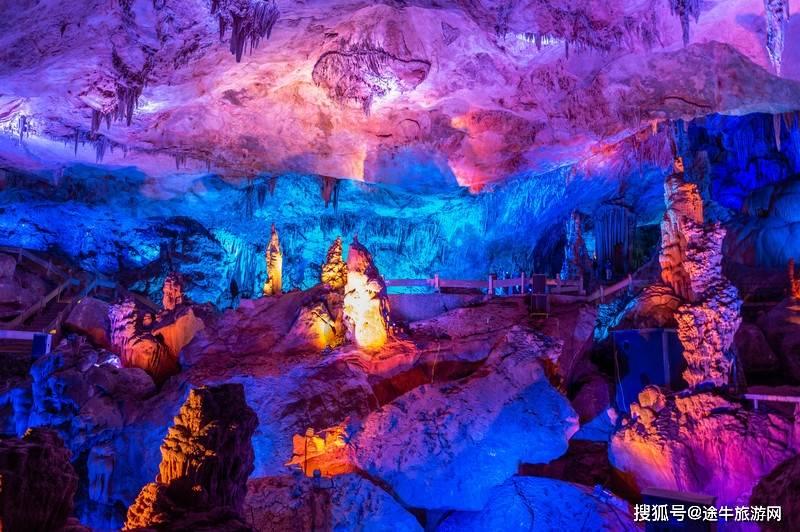 年味满满的手写春联 便宜实惠的车厘子 这些年货不能错过